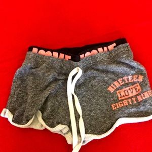 No boundaries grey shorts (M)